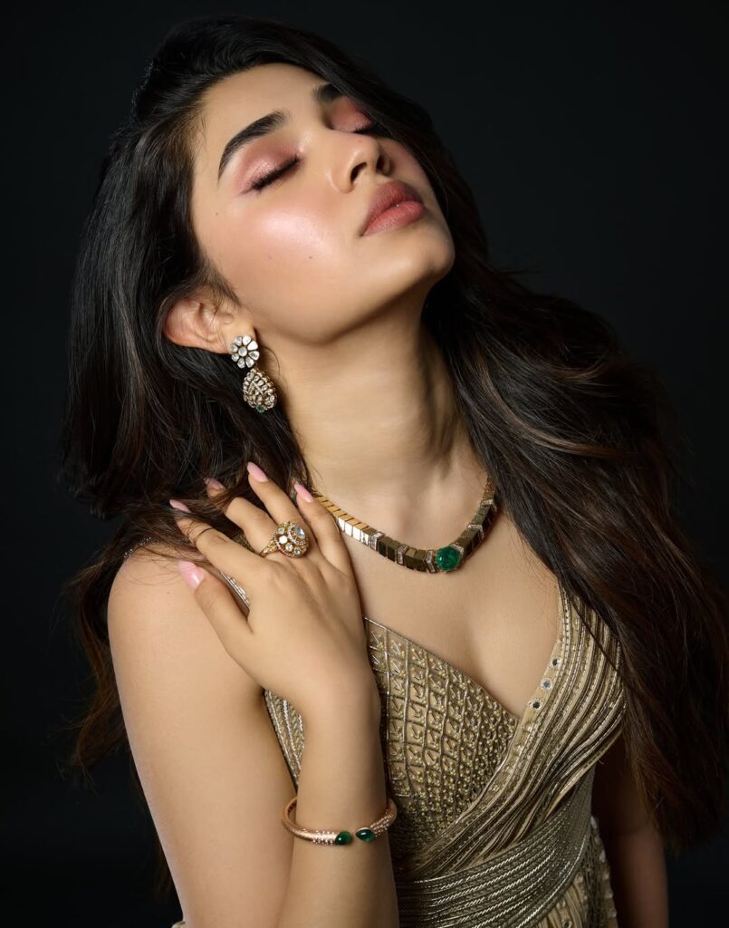 surrender to grace 🤍✨ wearing amitaggarwalofficial off the runway ✨ jewellery indriyajewels 🤍 styled by mohitrai with ruchikrishnastyles and 1