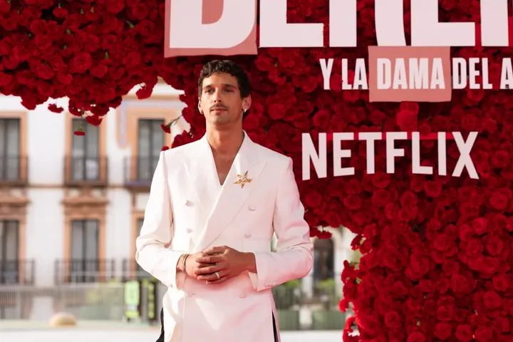 Berlin Season 2 Netflix Poster
