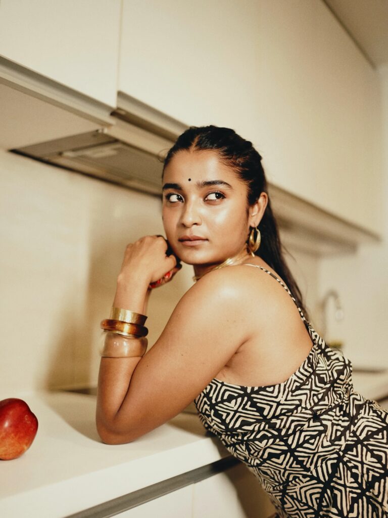 Stunning photoshoot of Sandalwood actress Chaithra J Achar
